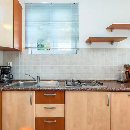 Daniela * マカルスカ