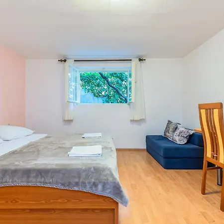 Daniela マカルスカ