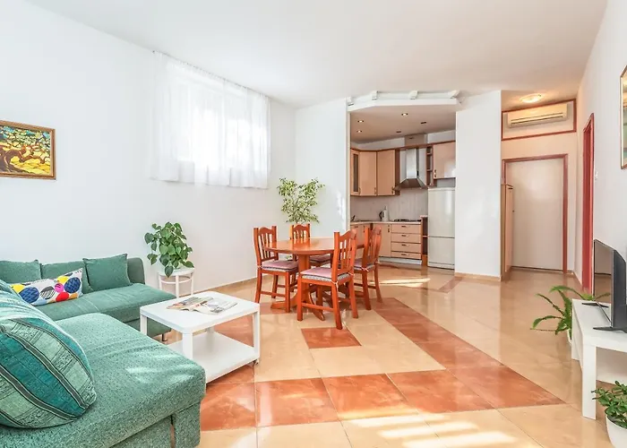 Daniela Apartamento Makarska